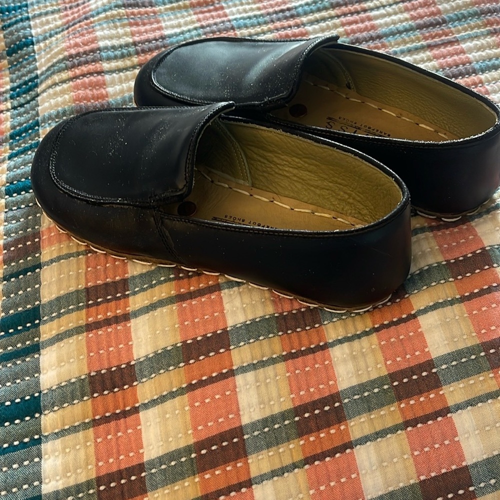 Classic Black Penny Loafers with Moccasin Style